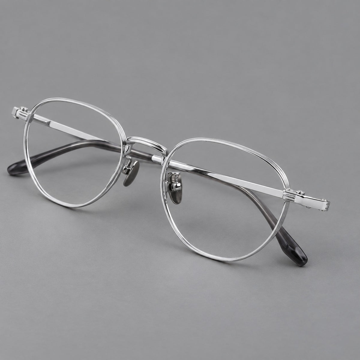 Retro panto titanium glasses with a curved bridge and fine parallel rim grooves — Silver — Main view [CINILY-JD2026-88013-C3]