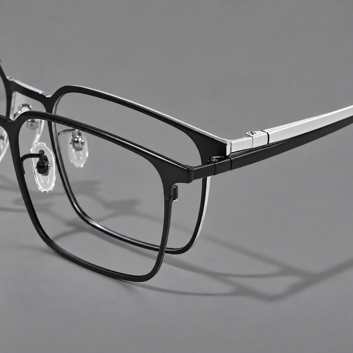 Bold rectangular titanium glasses with strong upper corners and flat metal temples — 88067 — Frame details [JD2026-88067]